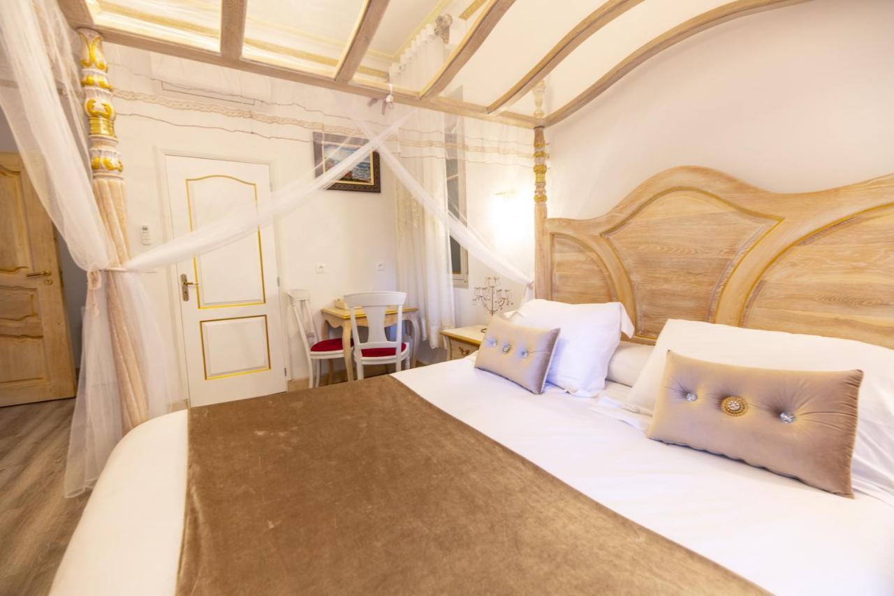 Chambre A Baldaquin Maison De L'Eglise Du Couvent Нарбонна Экстерьер фото
